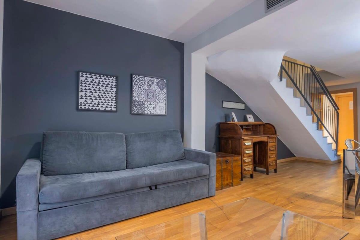 Bright And Modern Duplex With Terrace In Eixample District P2 Barcelona