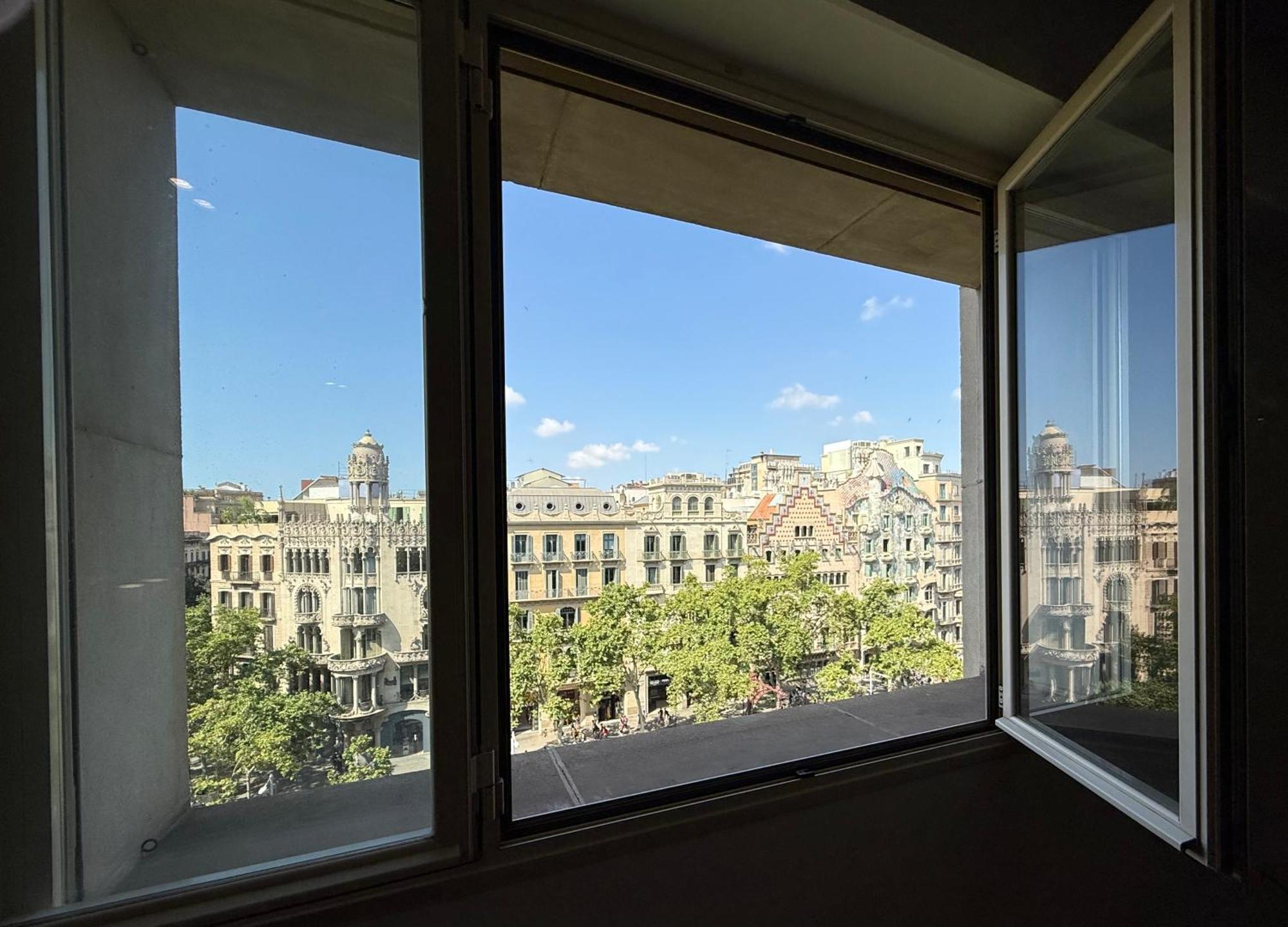 Passeig De Gracia By Enjoybcn Barcelona
