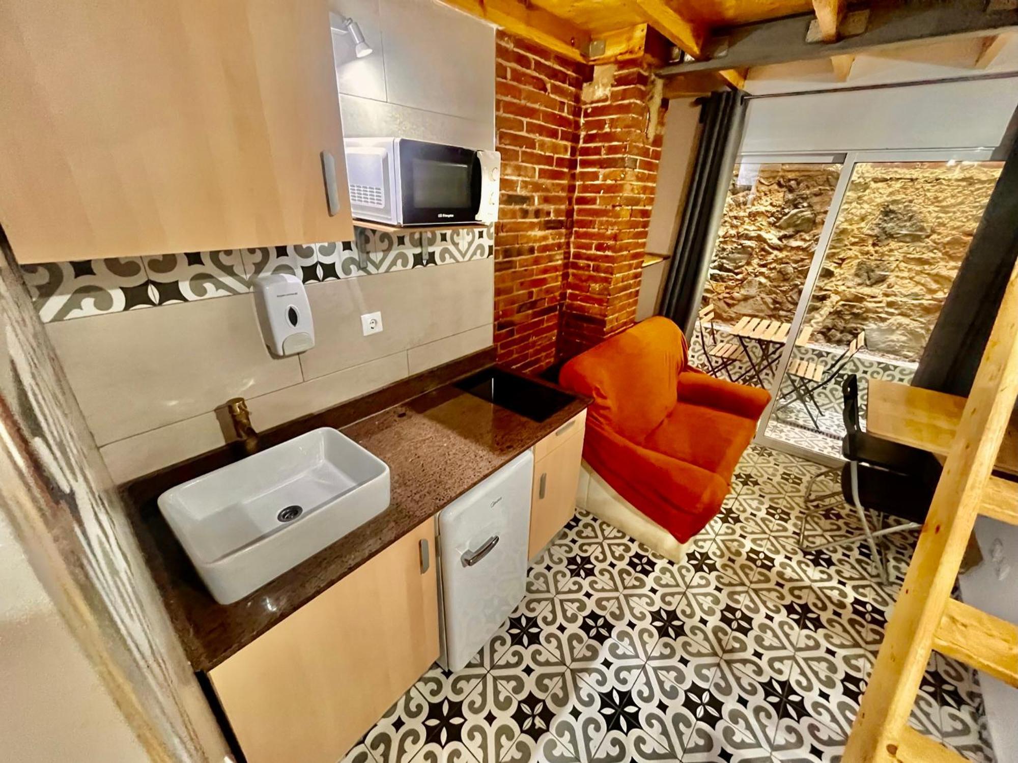 B4 Estudio Nuevo! Cocina Y Bano Privado! A 1 Calle Del Metro * Barcelona