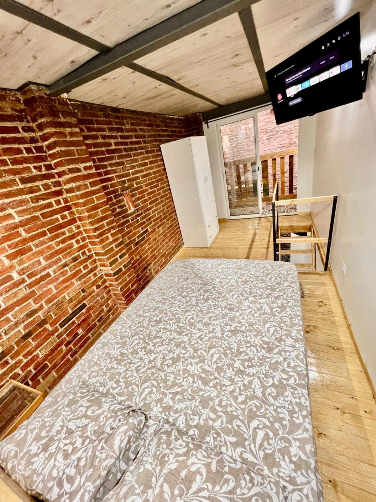 B4 Estudio Nuevo! Cocina Y Bano Privado! A 1 Calle Del Metro Barcelona