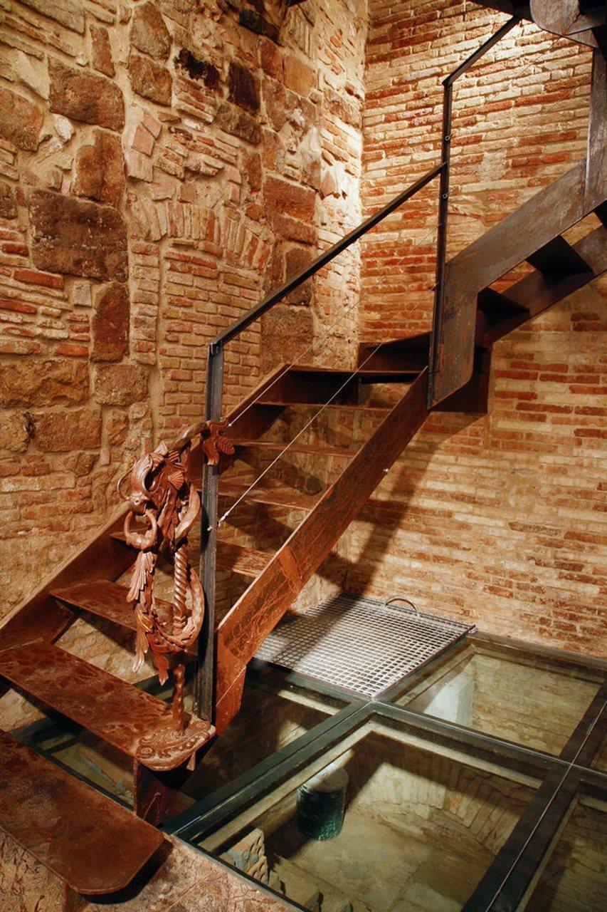 Apartment Gothic-cathedral