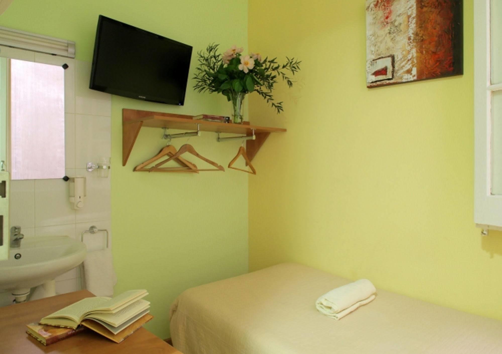 Hostel Felipe Ii *