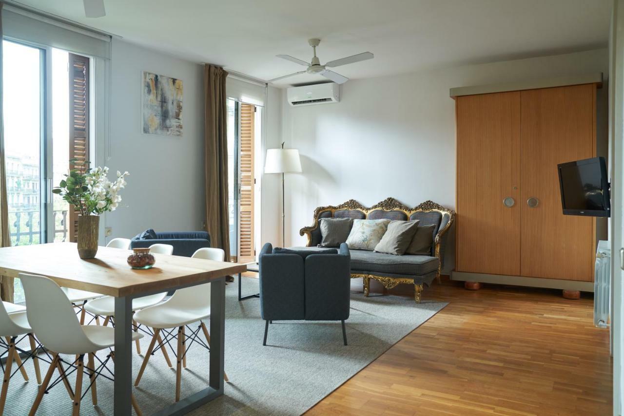 Spacious & Comfortable Flat In Centric Eixample * Barcelona